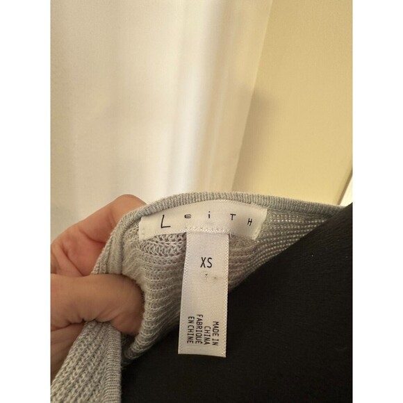 Leith V Neck Grey Viscose Blend Sweater  Soft, Casual lightweight Size S - Picture 3 of 4
